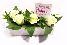 Load image into Gallery viewer, Mother&#39;s Day Floral Arrangement (Rose Set)
